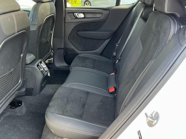 Photo of 2022 Crystal White Volvo C40 Recharge Pure Electric