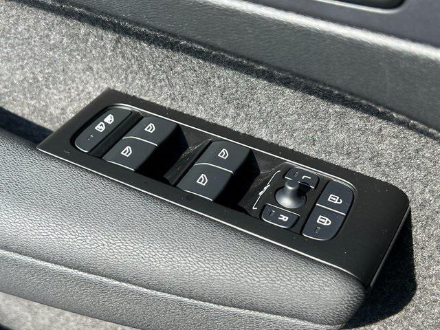Photo of 2022 Crystal White Volvo C40 Recharge Pure Electric