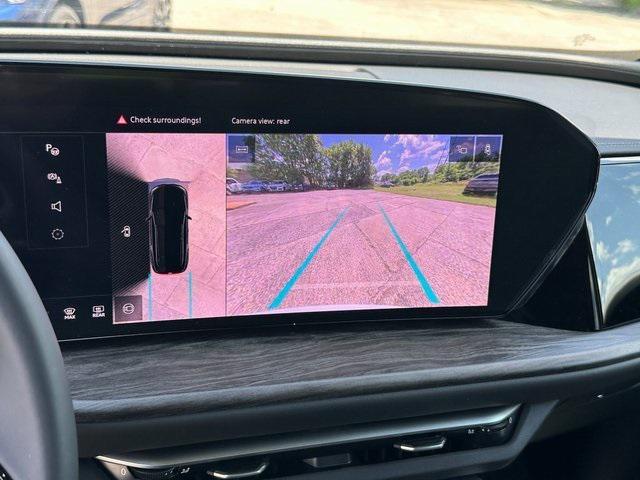 Photo of 2025 Glacier White Metallic Audi Q5