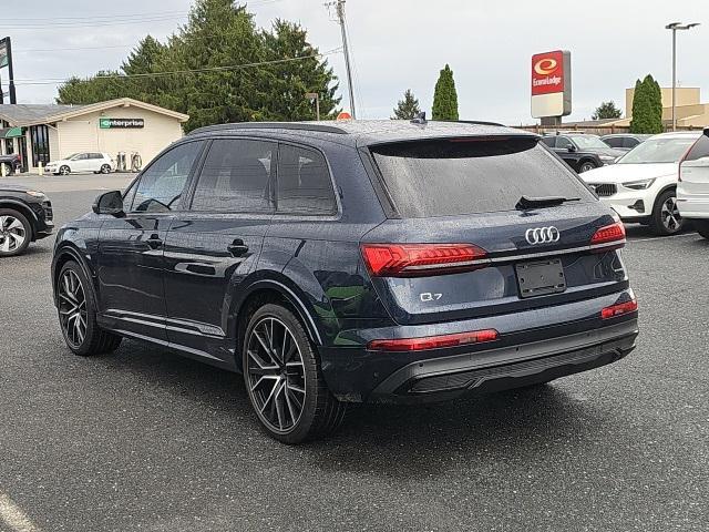 Photo of 2023 Blue Metallic Audi Q7