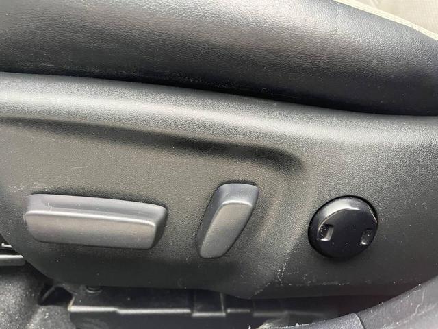 Photo of 2017 White Toyota Camry