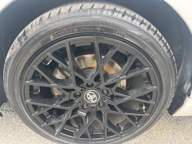 Photo of 2017 White Toyota Camry