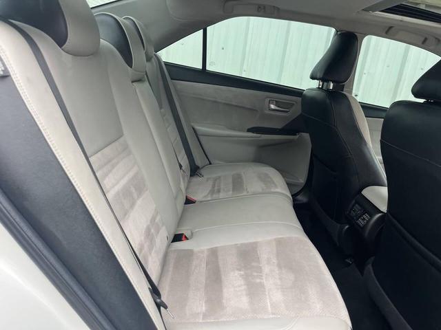 Photo of 2017 White Toyota Camry