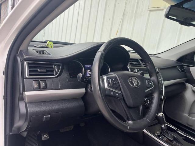 Photo of 2017 White Toyota Camry