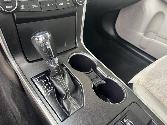 Photo of 2017 White Toyota Camry