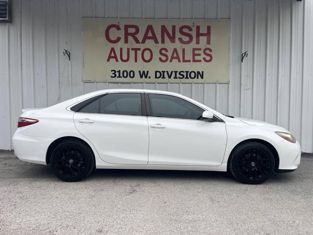 Photo of 2017 White Toyota Camry
