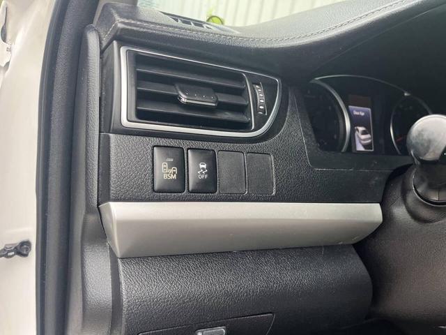 Photo of 2017 White Toyota Camry