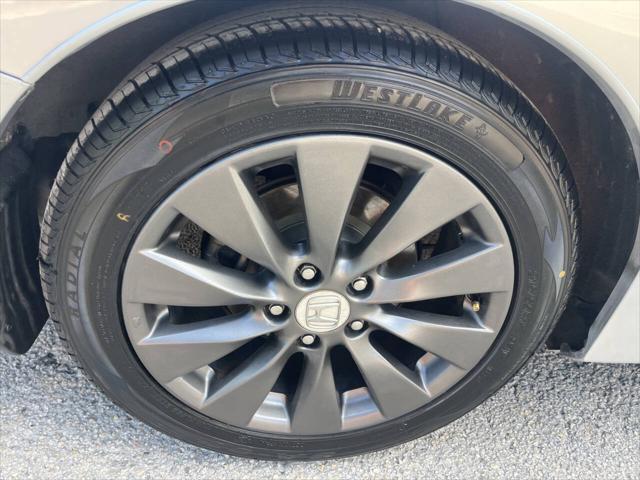 Photo of 2013 Alabaster Silver Metallic Honda Accord