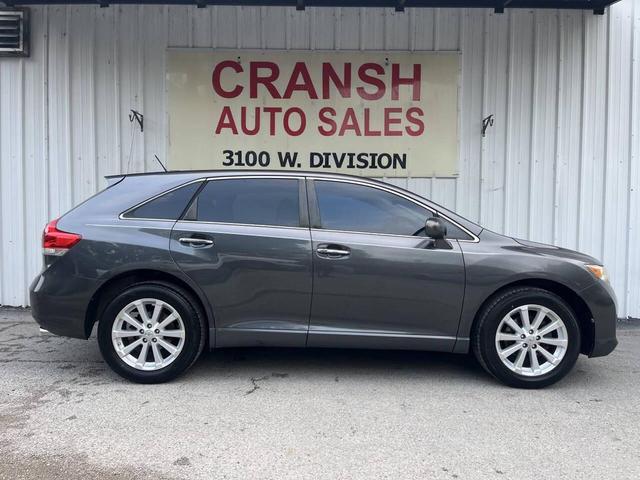 Photo of 2009 Magnetic Gray Metallic Toyota Venza