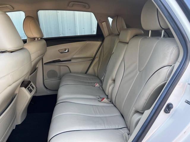 Photo of 2014 Blizzard Pearl Toyota Venza