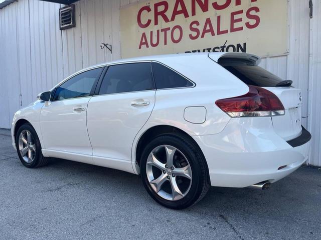 Photo of 2014 Blizzard Pearl Toyota Venza