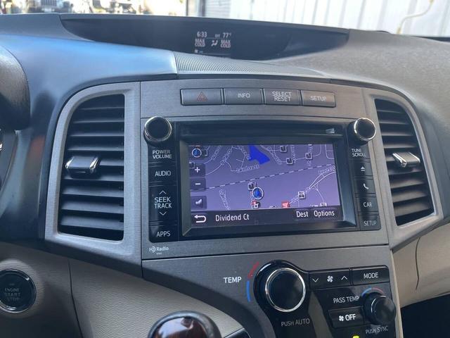 Photo of 2014 Blizzard Pearl Toyota Venza