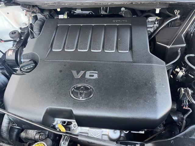 Photo of 2014 Blizzard Pearl Toyota Venza