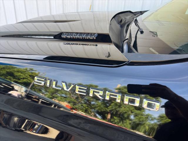 Photo of 2020 Black Chevrolet Silverado 1500
