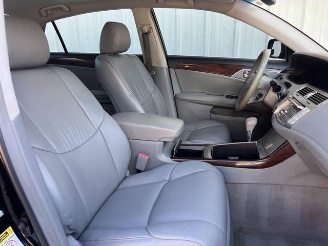 Photo of 2008 Black Toyota Avalon