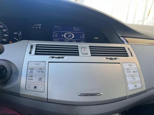 Photo of 2008 Black Toyota Avalon