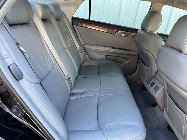 Photo of 2008 Black Toyota Avalon