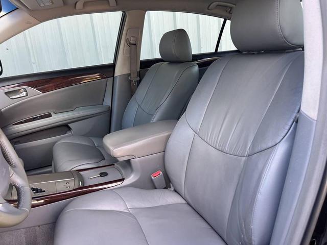 Photo of 2008 Black Toyota Avalon