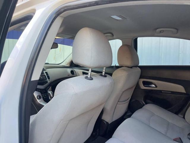 Photo of 2015 Summit White Chevrolet Cruze