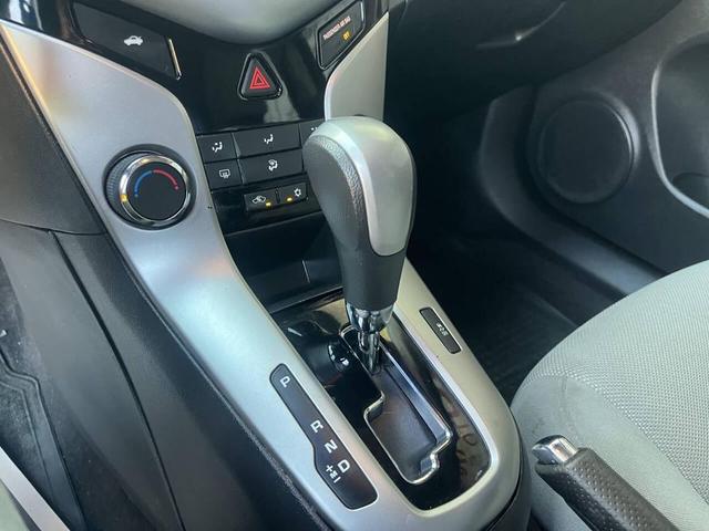Photo of 2015 Summit White Chevrolet Cruze