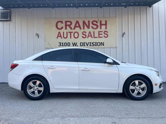 Photo of 2015 Summit White Chevrolet Cruze