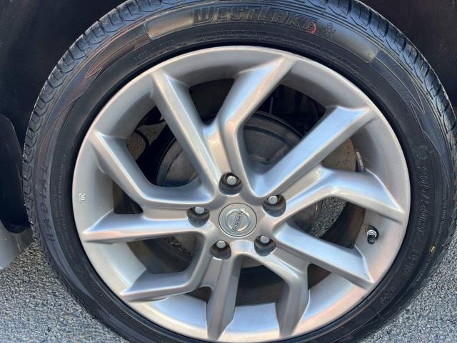 Photo of 2014 Brilliant Silver Nissan Sentra