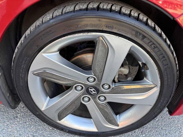 Photo of 2013 Boston Red Metallic Hyundai Veloster