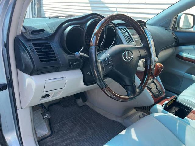 Photo of 2004 Blue Lexus RX 330