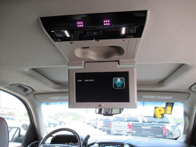 Photo of 2019 Summit White GMC Yukon