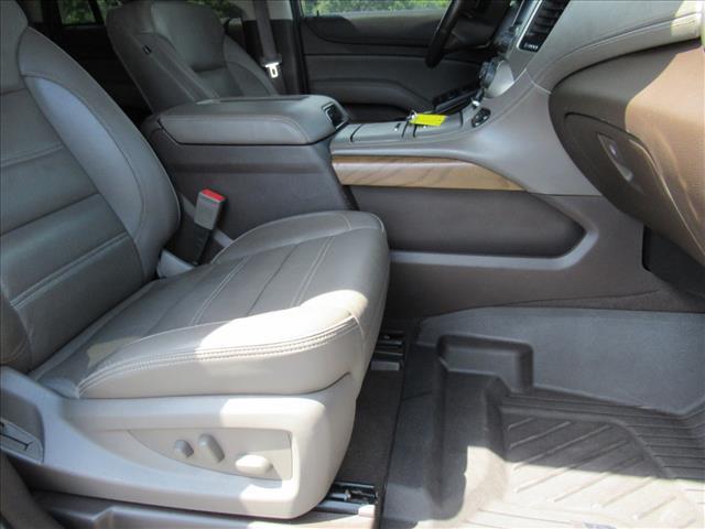 Photo of 2019 Summit White GMC Yukon