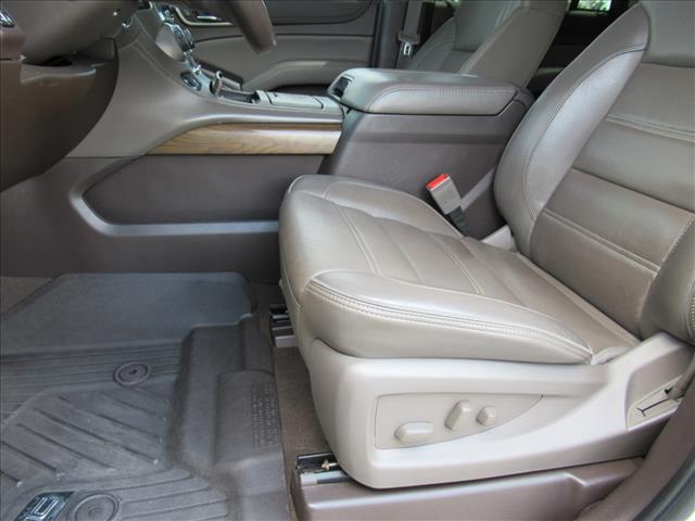Photo of 2019 Summit White GMC Yukon