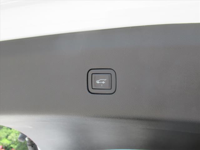 Photo of 2021 Summit White Buick Enclave