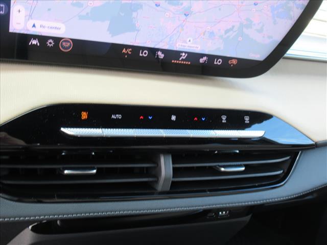 Photo of 2026 iridescent white tricoat Buick Enclave