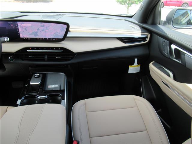 Photo of 2026 iridescent white tricoat Buick Enclave