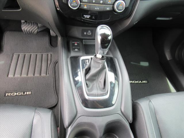 Photo of 2018 Brilliant Silver Nissan Rogue