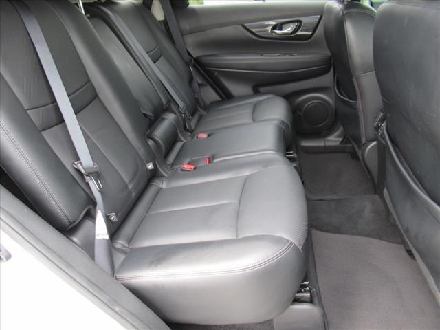 Photo of 2018 Brilliant Silver Nissan Rogue