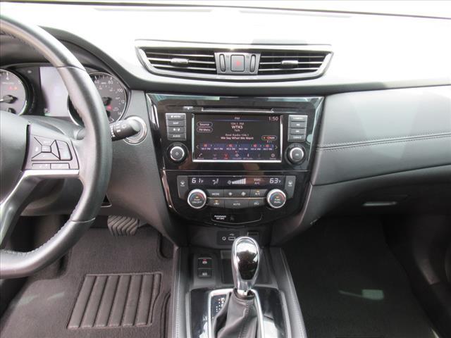 Photo of 2018 Brilliant Silver Nissan Rogue
