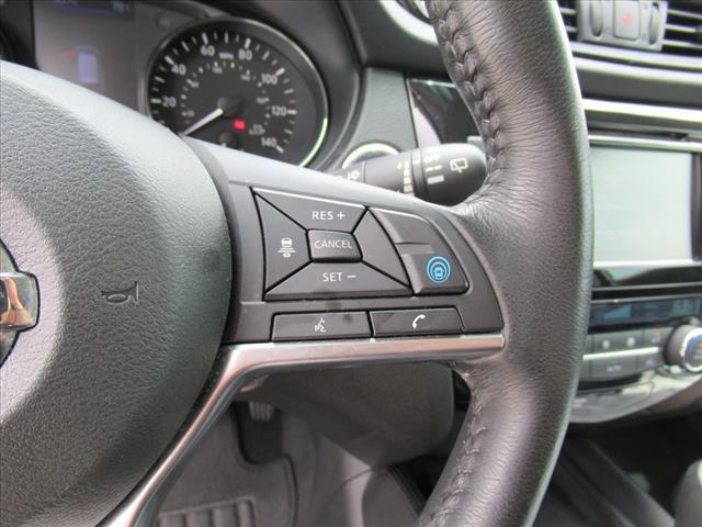 Photo of 2018 Brilliant Silver Nissan Rogue