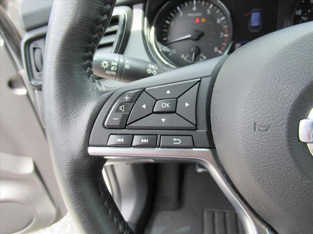 Photo of 2018 Brilliant Silver Nissan Rogue