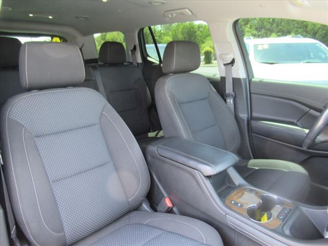 Photo of 2020 Summit White Gaz GMC Acadia