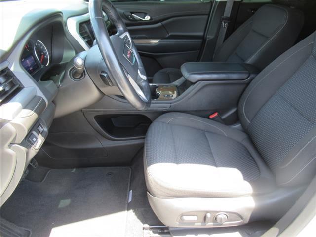 Photo of 2020 Summit White Gaz GMC Acadia