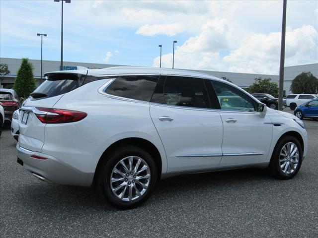 Photo of 2021 White Frost Tricoat Buick Enclave