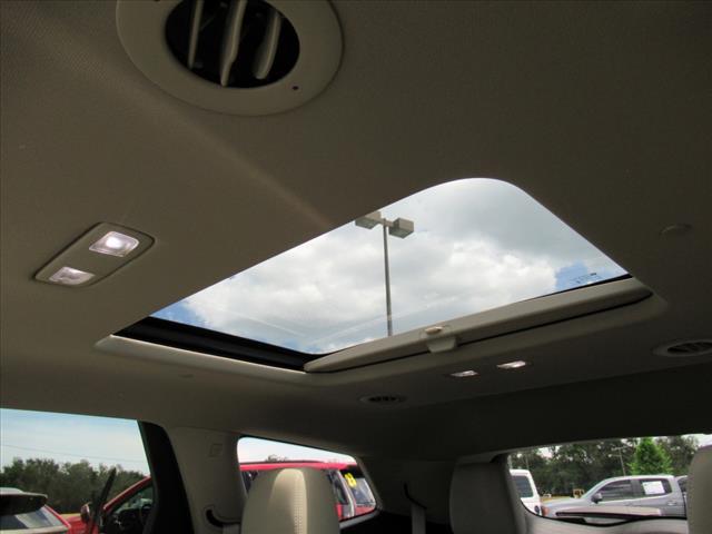 Photo of 2021 White Frost Tricoat Buick Enclave