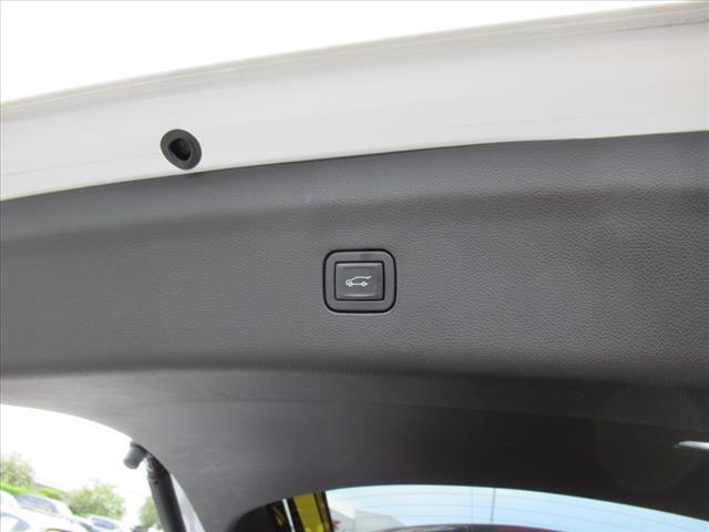 Photo of 2021 White Frost Tricoat Buick Enclave