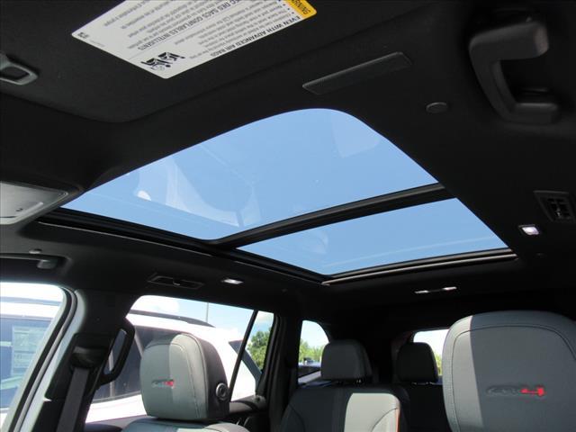 Photo of 2025 Summit White GMC Acadia