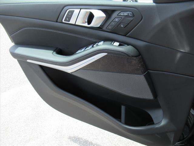 Photo of 2023 Carbon Black Metallic BMW X7