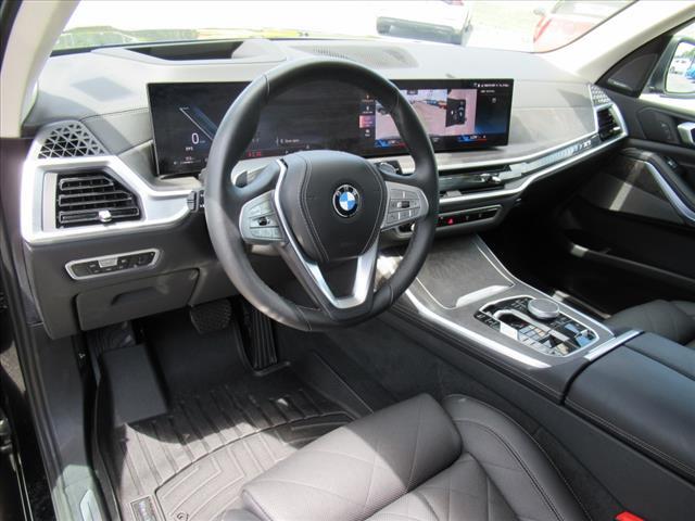 Photo of 2023 Carbon Black Metallic BMW X7
