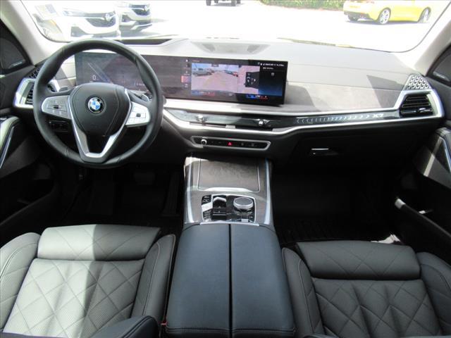 Photo of 2023 Carbon Black Metallic BMW X7