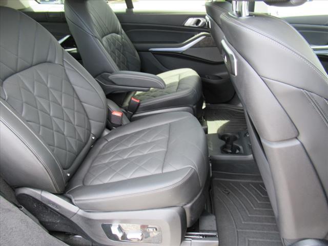 Photo of 2023 Carbon Black Metallic BMW X7