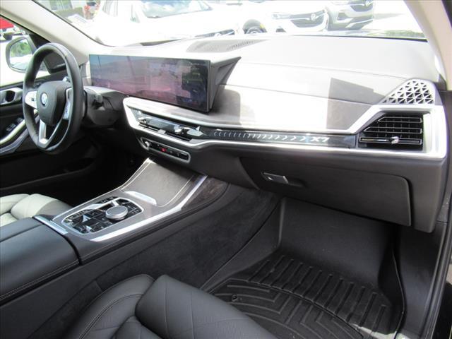 Photo of 2023 Carbon Black Metallic BMW X7